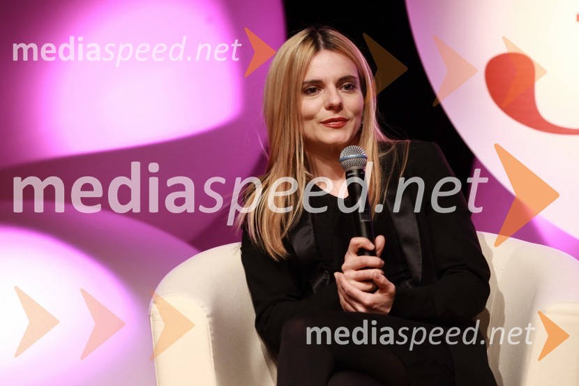 Valentina Smej Novak, voditeljica oddaje Ljubezen gre skozi želodecOna 365 je postala dr. Renata Salecl