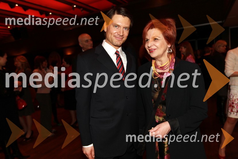 	Jurij Giacomelli, predsednik uprave družbe Delo d.d. in Majda Širca, ministrica za kulturoOna 365 je postala dr. Renata Salecl