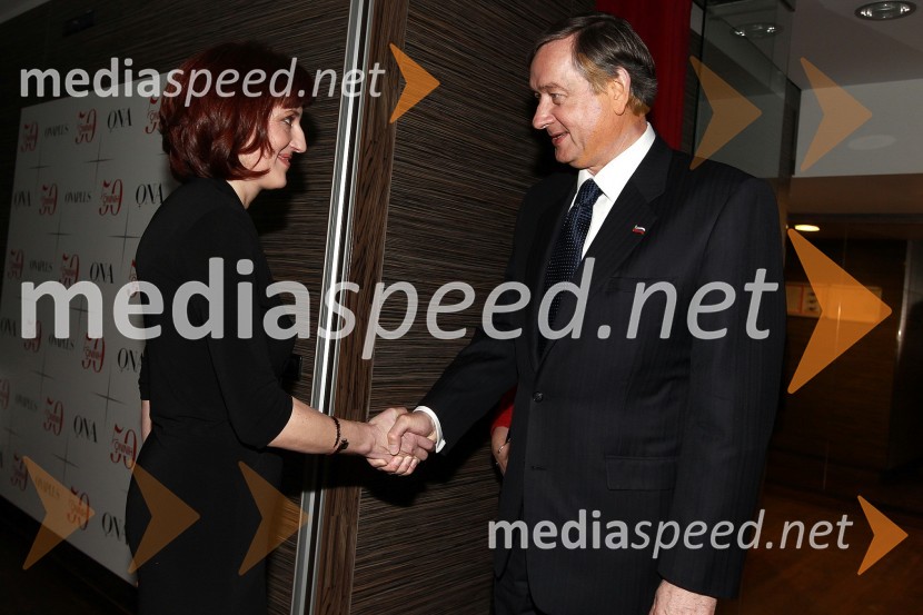 Sabina Obolnar, urednica revij Ona ter Onaplus in Dr. Danilo Türk, predsednik republikeOna 365 je postala dr. Renata Salecl