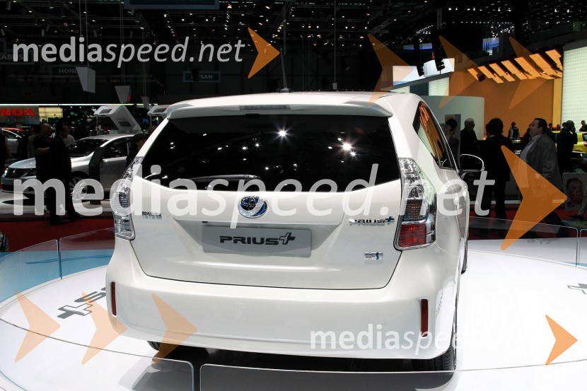 Toyota Prius+Toyota v Ženevi 2011
