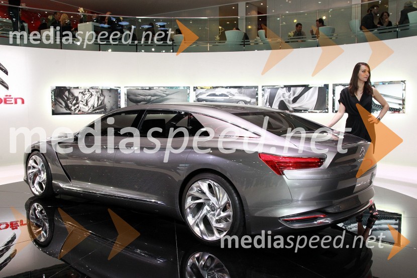 Citroën MetropolisCitroën v Ženevi 2011