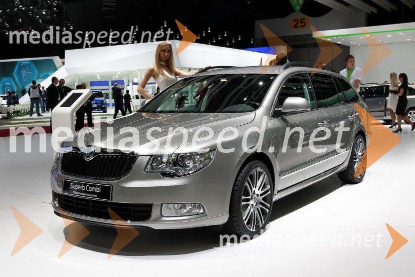 Škoda Superb CombiŠkoda v Ženevi 2011