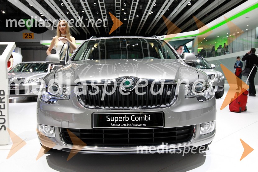 Škoda Superb CombiŠkoda v Ženevi 2011