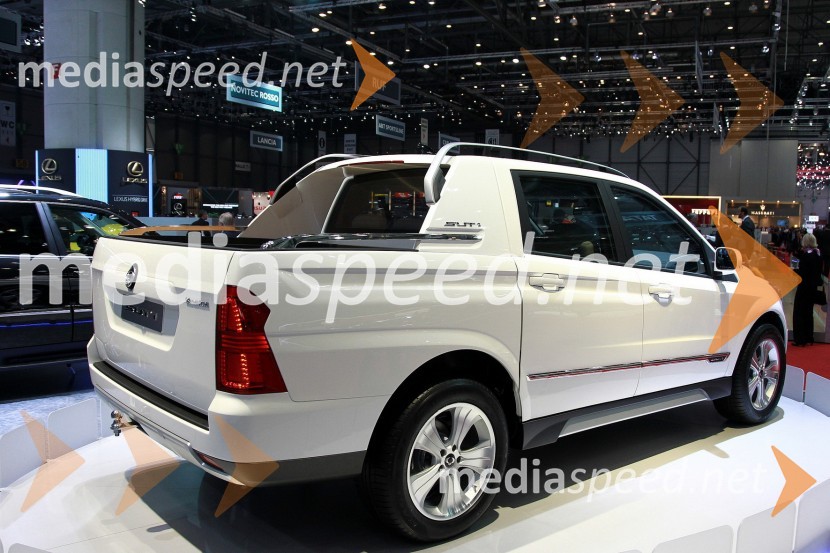 Ssangyong SUT 1 pick up conceptSsangyong v Ženevi 2011