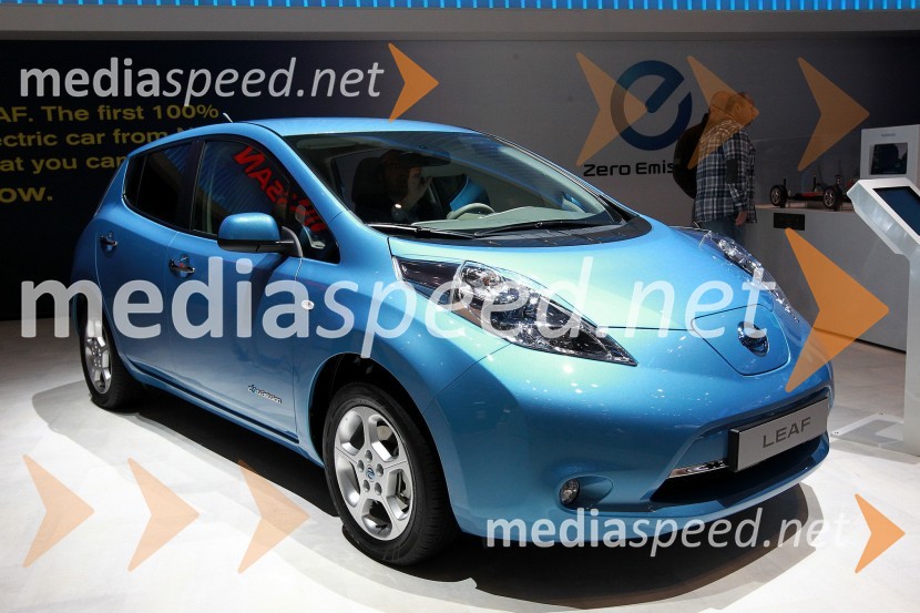 Nissan LeafNissan v Ženevi 2011