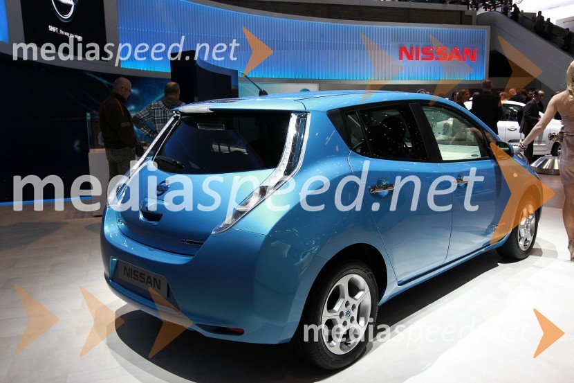Nissan LeafNissan v Ženevi 2011