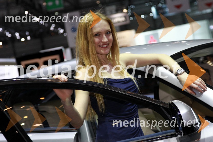 Jagodni izbor lepotičk iz avtomobilskega salona Ženeva 2011 – katera je vaša favoritka?