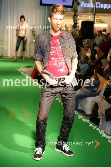 Tomaž Mihelič - Marlenna, novinarEuropark, modna revija pomlad - poletje 2011