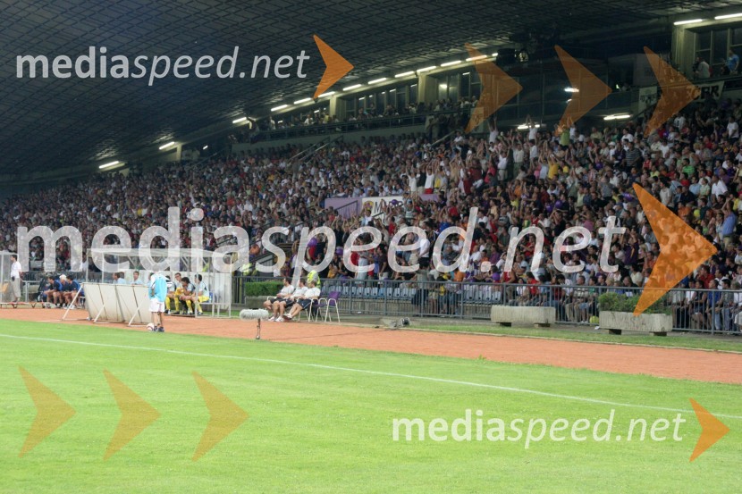 Pogled na polno tribuno Ljudskega vrtaNK Maribor - Villareal CF, nogometna tekma