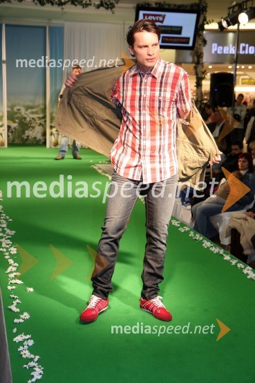 Europark, modna revija pomlad - poletje 2011