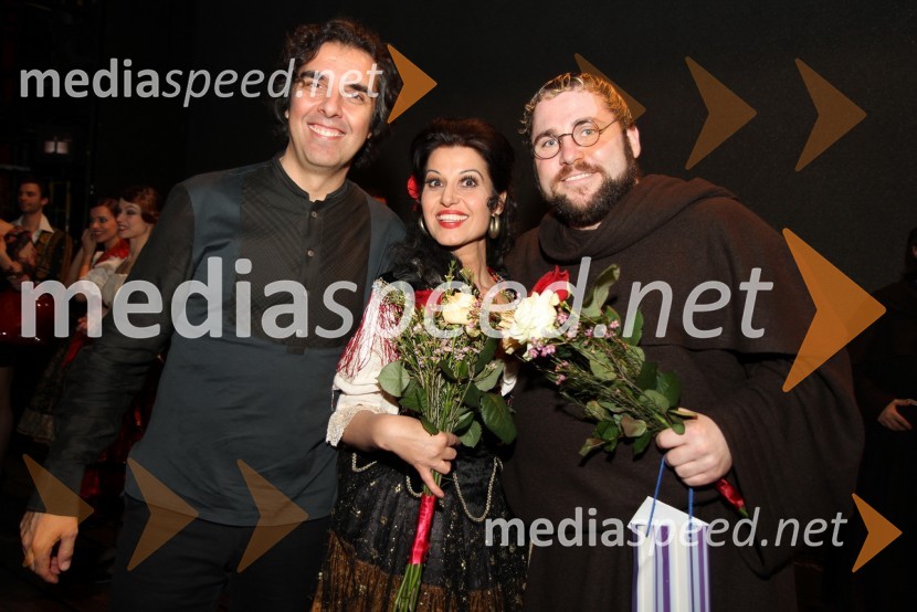 Pier Francesco Maestrini, režiser, Irena Petkova, sopranistka in Jaki Jurgec, operni pevecMoč usode, premiera v SNG Maribor