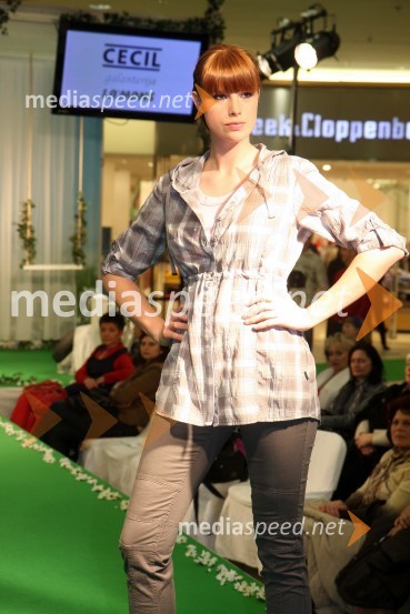 Karin Škufca, manekenkaEuropark, modna revija pomlad - poletje 2011