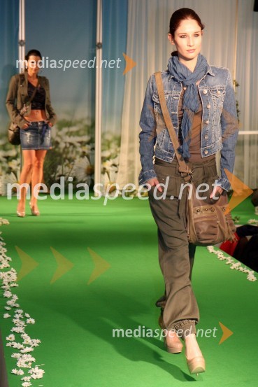 Anamarija Avbelj, Miss universe Slovenije 2008Europark, modna revija pomlad - poletje 2011