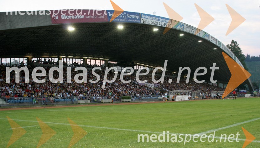 Polna tribuna Ljudski vrtNK Maribor - Villareal CF, nogometna tekma