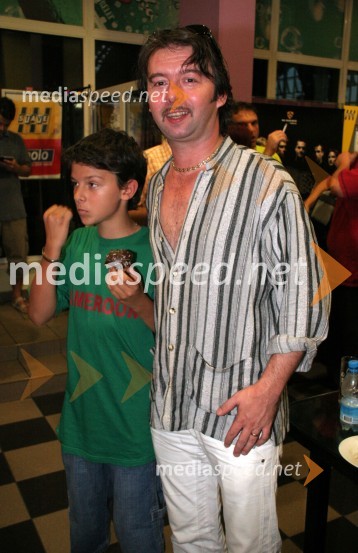 Robert Pešut Magnifico, glasbenik in njegov sin PeterNK Maribor - Villareal CF, nogometna tekma