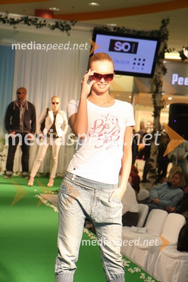 Nadiya Bychkova, plesalka 	Europark, modna revija pomlad - poletje 2011