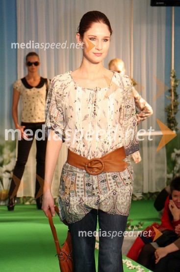 Anamarija Avbelj, Miss universe Slovenije 2008Europark, modna revija pomlad - poletje 2011