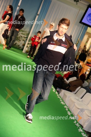 Tomaž Mihelič - Marlenna, novinarEuropark, modna revija pomlad - poletje 2011