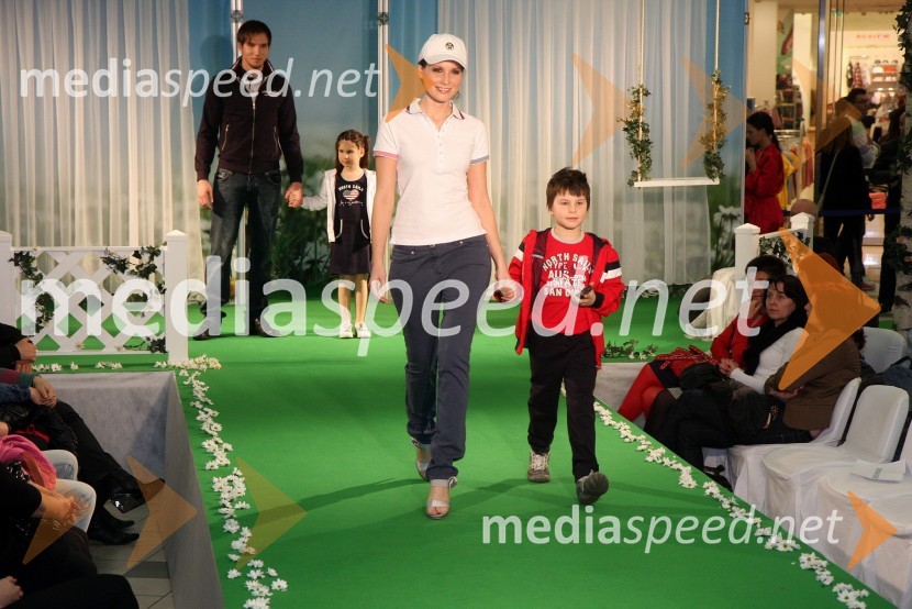 Sandra Adam, Miss Slovenije 2010 in ...Europark, modna revija pomlad - poletje 2011