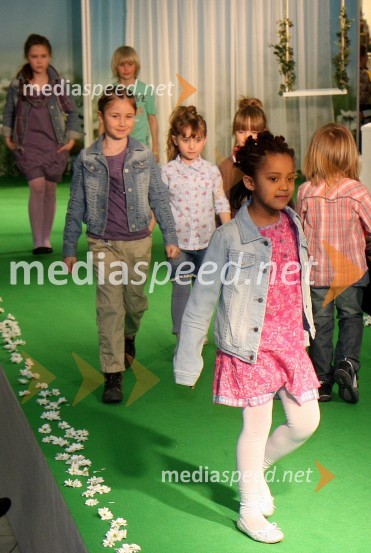 Mlade manekenkeEuropark, modna revija pomlad - poletje 2011