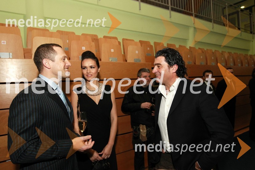 Jure Košir, nekdanji smučar, soproga Alenka Košir in Alberto Tomba, nekdanji italijanski smučarBela večerja ob 50 letnici Pokala Vitranc