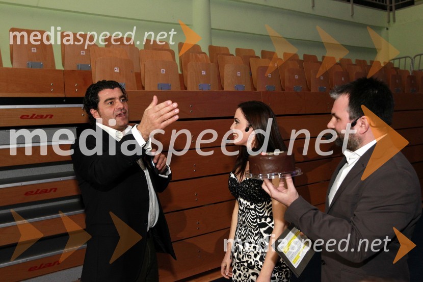 Alberto Tomba, nekdanji italijanski smučar, Maja Martina Merljak, igralka in povezovalka prireditve ter Aleš Smrekar, radijecBela večerja ob 50 letnici Pokala Vitranc