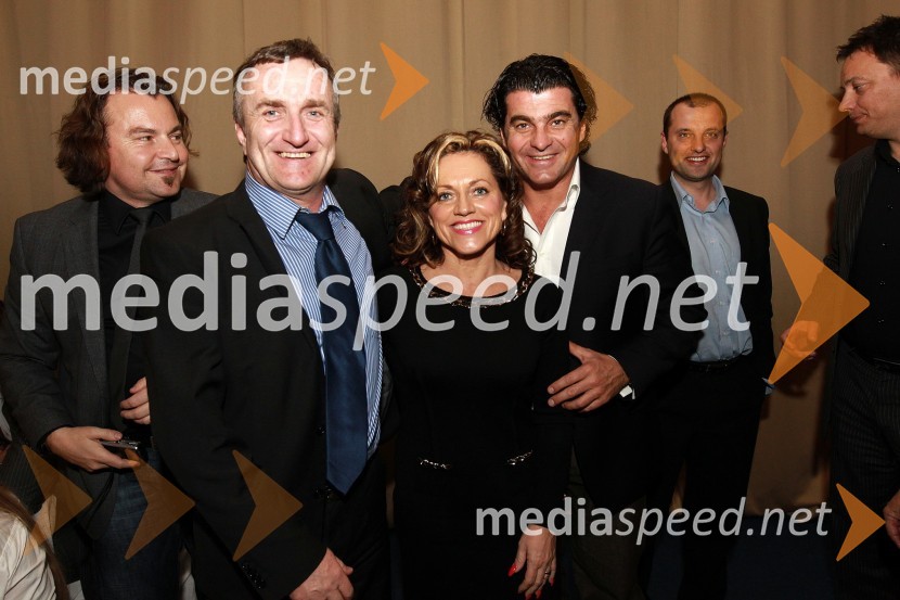 Gerry Jekl, vodja igrišča za golf Bled, Irena Kumer, poslovna sekretarka športnega uredništva RTV Slovenija in Alberto Tomba, nekdanji italijanski smučarBela večerja ob 50 letnici Pokala Vitranc