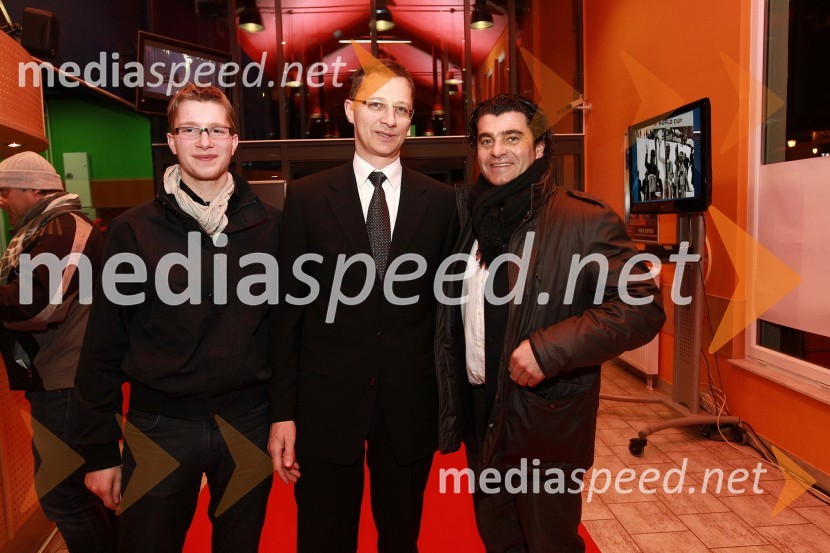 Dr. Igor Lukšič, minister za šolstvo in šport, sin Nik ter Alberto Tomba, nekdanji italijanski smučar 	Bela večerja ob 50 letnici Pokala Vitranc