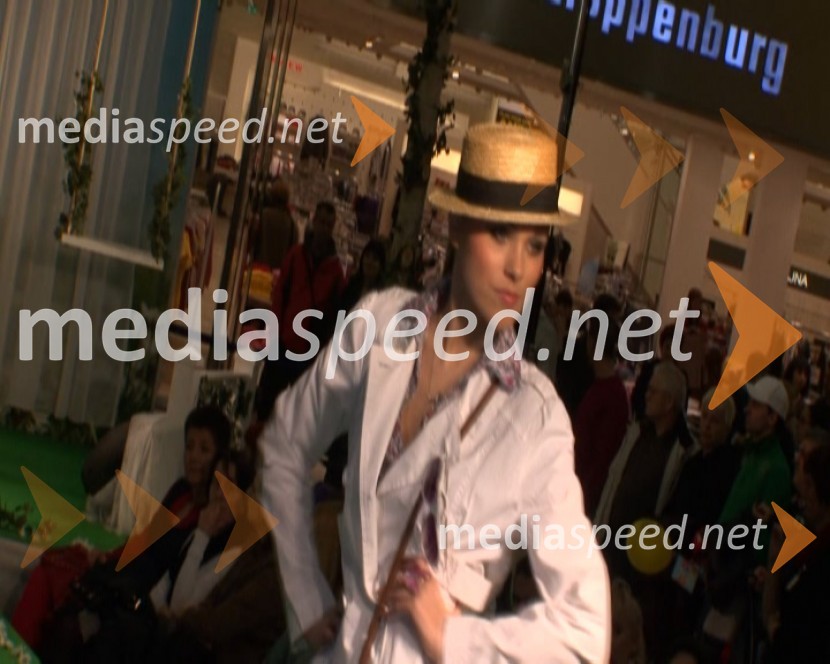 Velika modna revija v družbi priznanih slovenskih in tujih modelov ter karizmatične Maje Martine Merljak!Europark, modna revija pomlad - poletje 2011