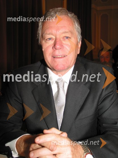 Tone Vogrinec, direktor alpskega smučarskega skladaLjudje RAZNO