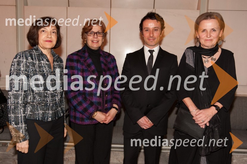 	Nicole Michelangeli, veleposlanica Francije v Sloveniji, 	Réjane Bargiel, kustosinja razstave, Jérôme Récoms, vodja razstavnega programa Les Arts Décoretifs in Nina Pirnat Spahić, vodja razstavnega programa v Cankarjevem domuOdprtje razstave Toulouse-Lautrec v Cankarjevem domu