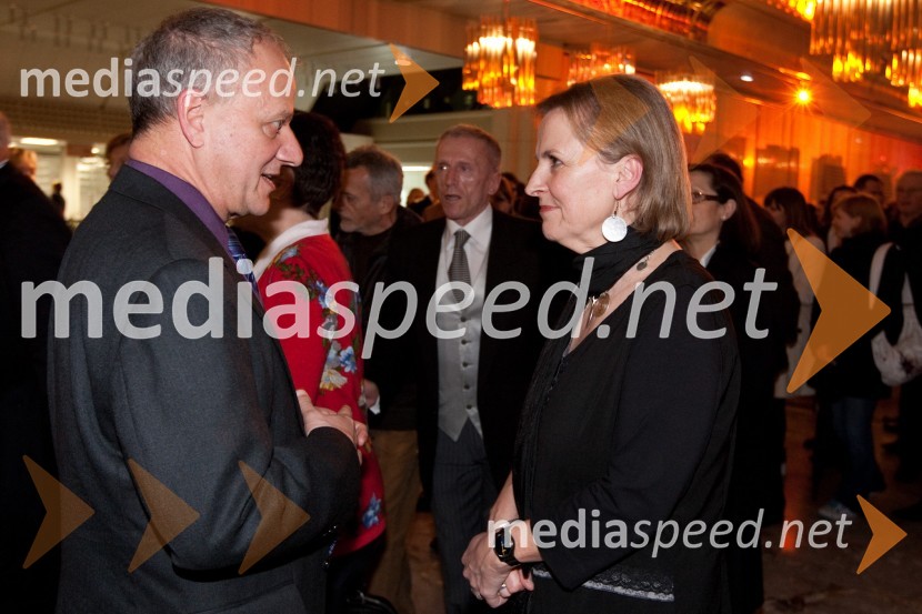 Joseph Mussomeli, veleposlanik Amerike v Sloveniji in Nina Pirnat Spahić, vodja razstavnega programa v Cankarjevem domuOdprtje razstave Toulouse-Lautrec v Cankarjevem domu