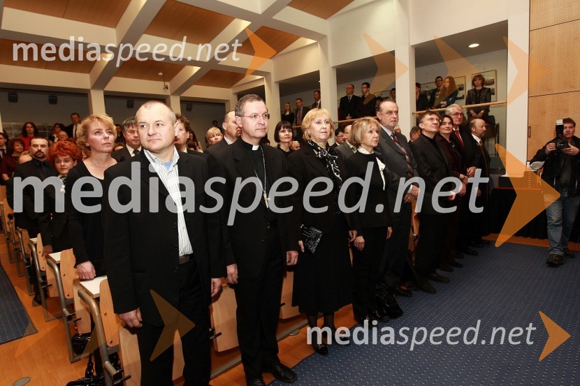 Franc Kangler, župan Mestne občine Maribor, dr. Marjan Turnšek, mariborski nadškof, prof. dr. Janja Črčinovič Rozman, predstojnica Oddelka za razredni pouk na Pedagoški fakulteti UM, prof. dr. Majda Pšunder, profesorica pedagogike, prof. dr. Mirko Pšunder, predsednik Upravnega odbora Univerze v Mariboru in prof. dr. Danijel Rebolj, novoizvoljeni rektor Univerze v MariboruRektorjev dan Univerze v Mariboru 2011, promocija doktorjev znanosti in podelitev nagrad