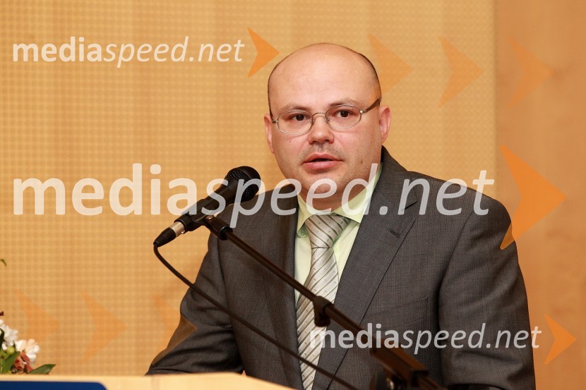 Prof. dr. Klavdij Logožar, Ekonomsko poslovna fakulteta Univerze v MariboruRektorjev dan Univerze v Mariboru 2011, promocija doktorjev znanosti in podelitev nagrad