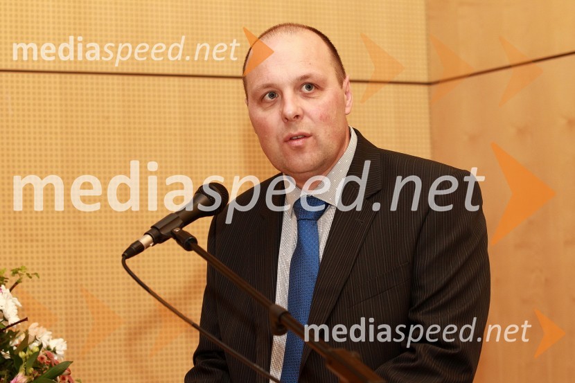 Prof. dr. Zoran  Novak, Fakulteta za kemijo in kemijsko tehnologijo Univerze v MariboruRektorjev dan Univerze v Mariboru 2011, promocija doktorjev znanosti in podelitev nagrad