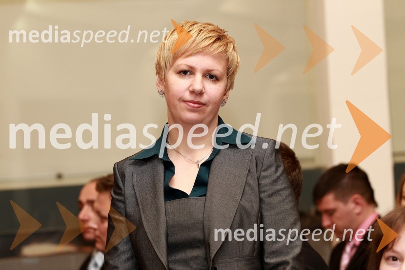 Dr. Suzana Štandeker, Fakulteta za kemijo in kemijsko tehnologijo Univerze v MariboruRektorjev dan Univerze v Mariboru 2011, promocija doktorjev znanosti in podelitev nagrad