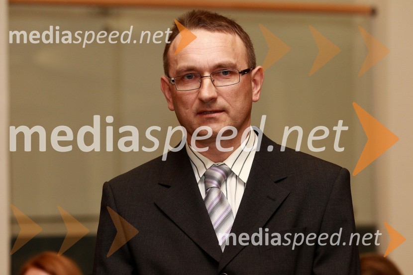 Dr. Vinko Močilnik, Fakulteta za strojništvo Univerze v MariboruRektorjev dan Univerze v Mariboru 2011, promocija doktorjev znanosti in podelitev nagrad