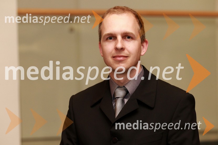 Dr. Bogdan Valentan, Fakulteta za strojništvo Univerze v MariboruRektorjev dan Univerze v Mariboru 2011, promocija doktorjev znanosti in podelitev nagrad