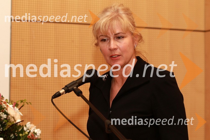 Prof. dr. Aleksandra Lobnik, Fakulteta za strojništvo Univerze v MariboruRektorjev dan Univerze v Mariboru 2011, promocija doktorjev znanosti in podelitev nagrad