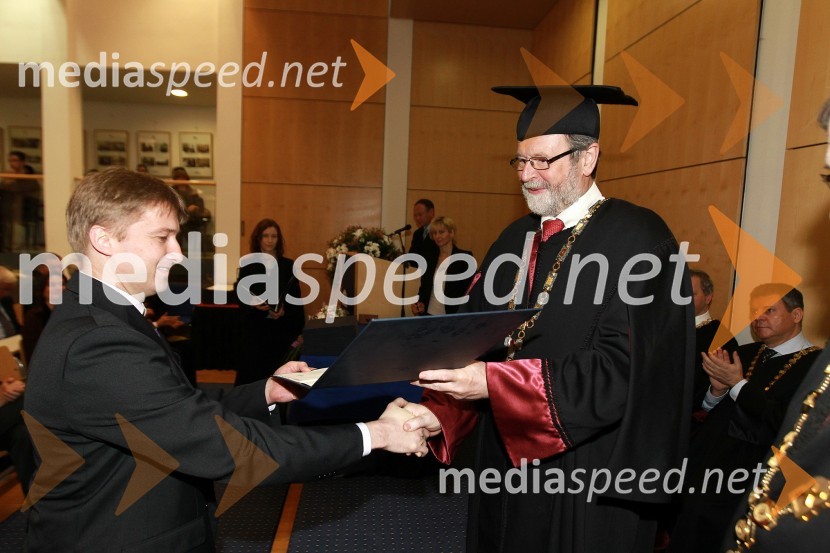 Dr. Gregor Pipan, Fakulteta za elektrotehniko, računalništvo in informatiko Univerze v Mariboru in prof. dr. Ivan Rozman, rektor Univerze v MariboruRektorjev dan Univerze v Mariboru 2011, promocija doktorjev znanosti in podelitev nagrad