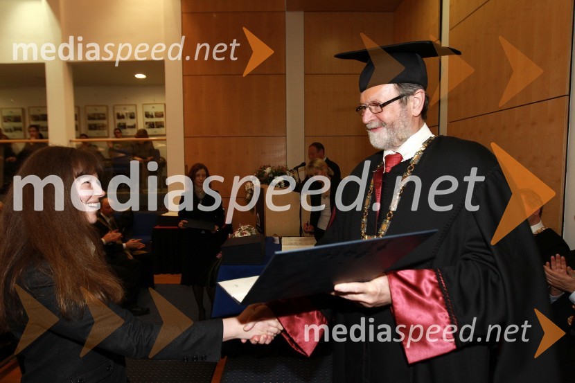 Dr. Muzafera Paljevac, Fakulteta za kemijo in kemijsko tehnologijo Univerze v Mariboru in prof. dr. Ivan Rozman, rektor Univerze v MariboruRektorjev dan Univerze v Mariboru 2011, promocija doktorjev znanosti in podelitev nagrad