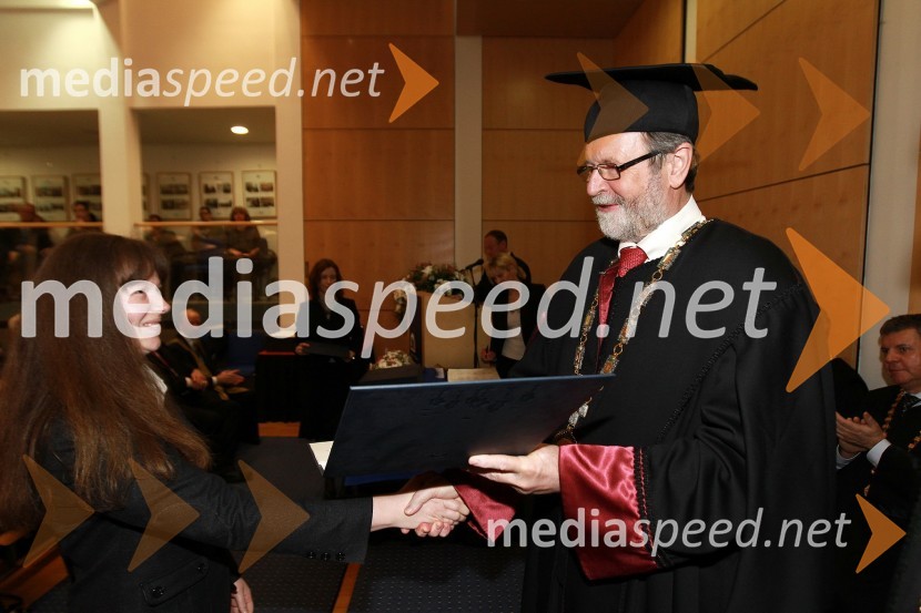 Dr. Muzafera Paljevac, Fakulteta za kemijo in kemijsko tehnologijo Univerze v Mariboru in prof. dr. Ivan Rozman, rektor Univerze v MariboruRektorjev dan Univerze v Mariboru 2011, promocija doktorjev znanosti in podelitev nagrad