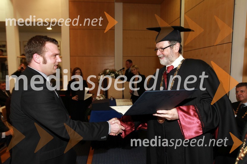 Dr. Christian Reibe, Fakulteta za kemijo in kemijsko tehnologijo Univerze v Mariboru in prof. dr. Ivan Rozman, rektor Univerze v MariboruRektorjev dan Univerze v Mariboru 2011, promocija doktorjev znanosti in podelitev nagrad