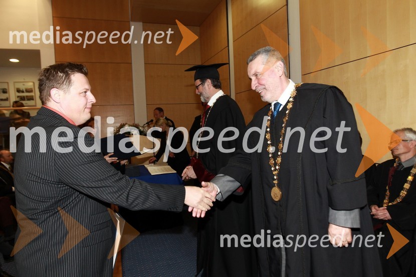 Dr. Matej Trapečar, Fakulteta za logistiko Univerze v Mariboru in prof. dr. Martin Lipičnik, dekan Fakultete za logistiko Univerze v Mariboru 	 
	Rektorjev dan Univerze v Mariboru 2011, promocija doktorjev znanosti in podelitev nagrad
