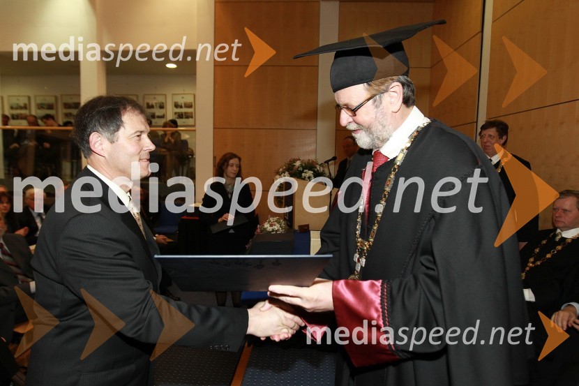 Dr. Andrej Osterman, Fakulteta za logistiko Univerze v Mariboru in prof. dr. Ivan Rozman, rektor Univerze v MariboruRektorjev dan Univerze v Mariboru 2011, promocija doktorjev znanosti in podelitev nagrad