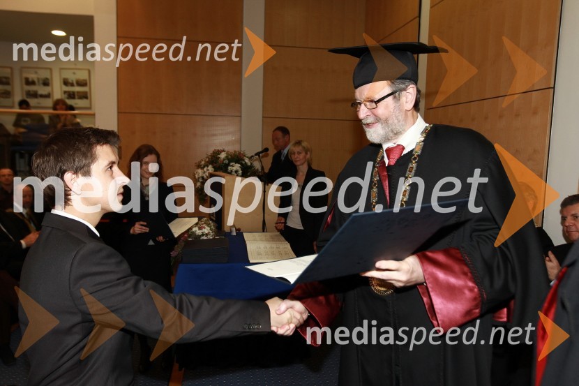 Dr. Marko Gosak, Fakulteta za naravoslovje in matematiko Univerze v Mariboru in prof. dr. Ivan Rozman, rektor Univerze v MariboruRektorjev dan Univerze v Mariboru 2011, promocija doktorjev znanosti in podelitev nagrad