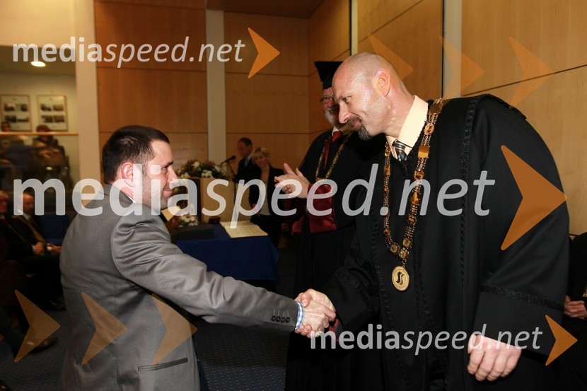 Dr. Silvo Hribernik, Fakulteta za strojništvo Univerze v Mariboru in prof. dr. Niko Samec, dekan Fakultete za strojništvo Univerze v MariboruRektorjev dan Univerze v Mariboru 2011, promocija doktorjev znanosti in podelitev nagrad