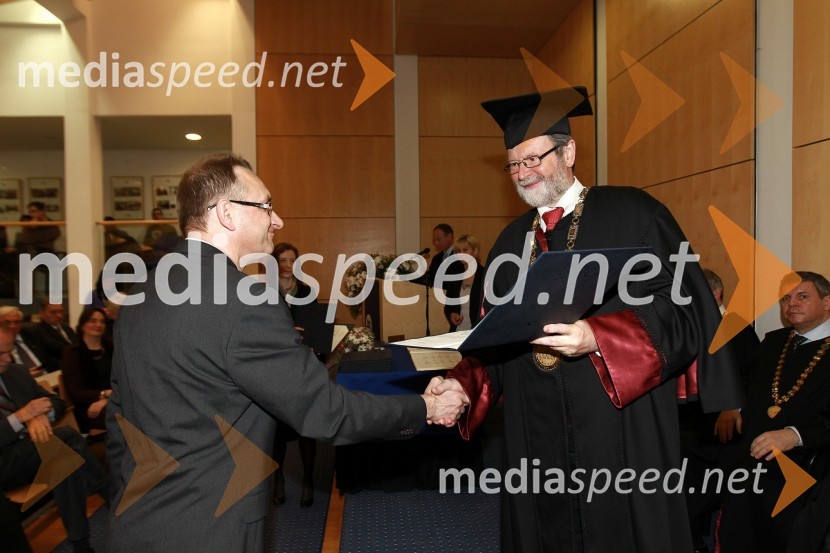 Dr. Vinko Močilnik, Fakulteta za strojništvo Univerze v Mariboru in prof. dr. Ivan Rozman, rektor Univerze v MariboruRektorjev dan Univerze v Mariboru 2011, promocija doktorjev znanosti in podelitev nagrad