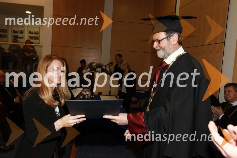 Dr. Darja Jaušovec, Fakulteta za strojništvo Univerze v Mariboru in prof. dr. Ivan Rozman, rektor Univerze v MariboruRektorjev dan Univerze v Mariboru 2011, promocija doktorjev znanosti in podelitev nagrad