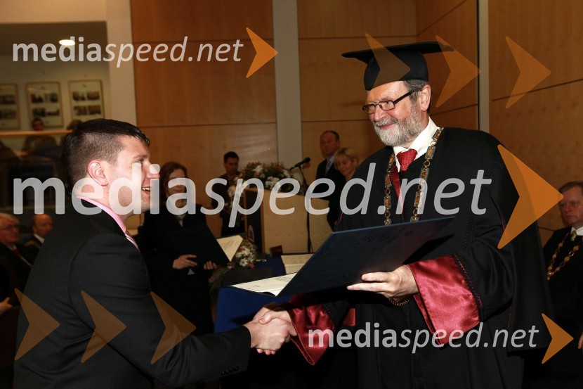 Dr. Tadej Tasič, Fakulteta za strojništvo Univerze v Mariboru in prof. dr. Ivan Rozman, rektor Univerze v MariboruRektorjev dan Univerze v Mariboru 2011, promocija doktorjev znanosti in podelitev nagrad
